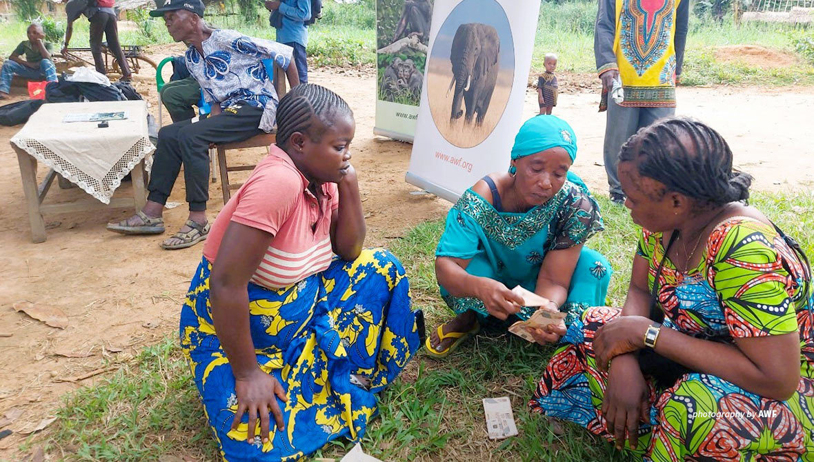 Women in Lomako, DRC
