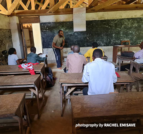 Christian Tshibasu explaining to teachers how to integrate environmental concepts into the regular curriculum at Ilima School.