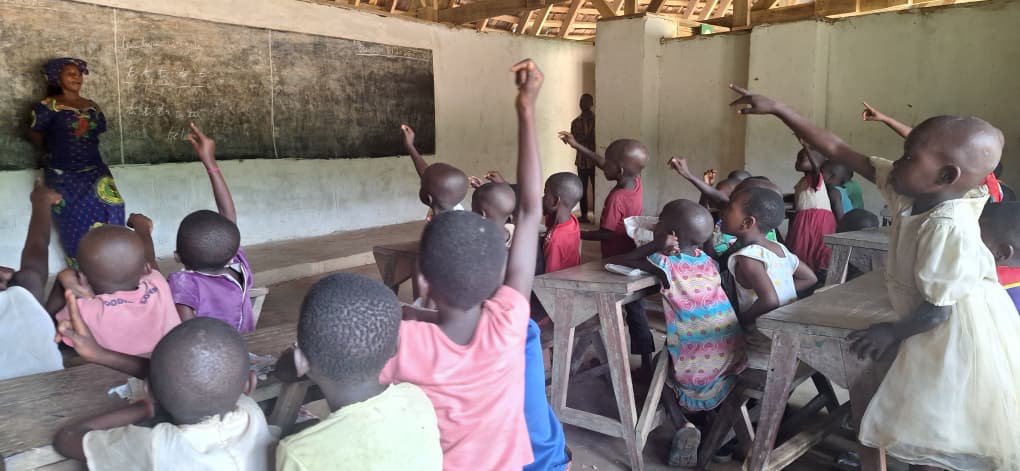 Rebecca Lokuli leads her classroom in the northern DRC.