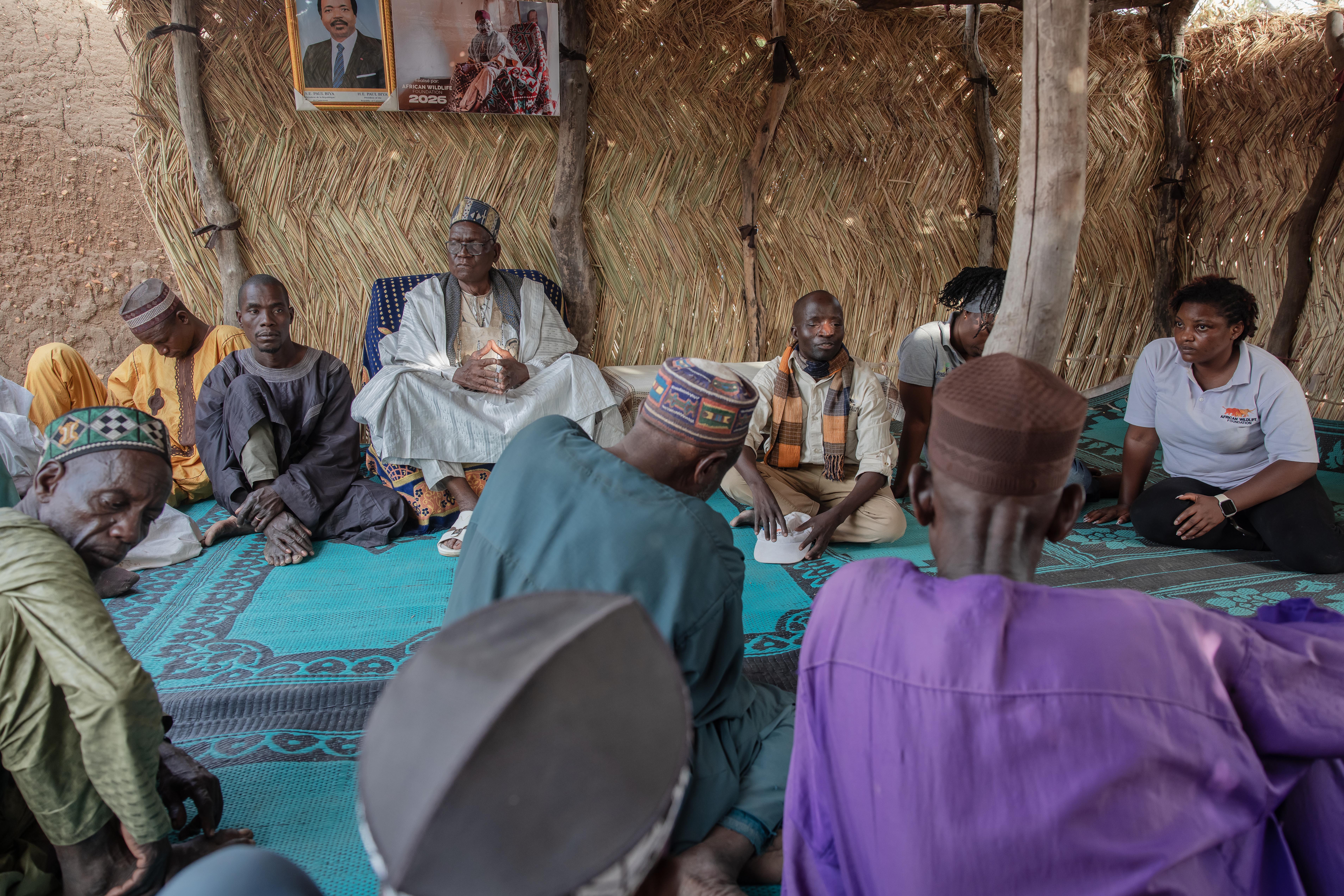 His Majesty Hayatou Adji, Lamido of Voko, discusses conflict sensitive issues with villagers.