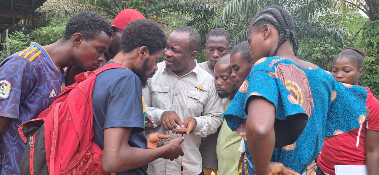 Training of community guards on data collection tools in Likunduamba, Ilima, within the Maringa-Lopori-Wamba Landscape.