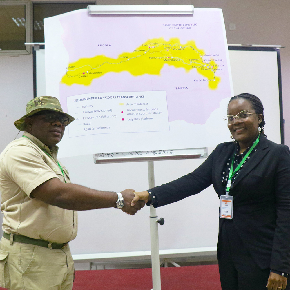 A handshake that reflects the shared commitment of DRC and Angola to strengthen cross-border cooperation in the fight against wildlife crime within the Lobito Corridor.