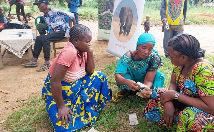 Women in Lomako, DRC