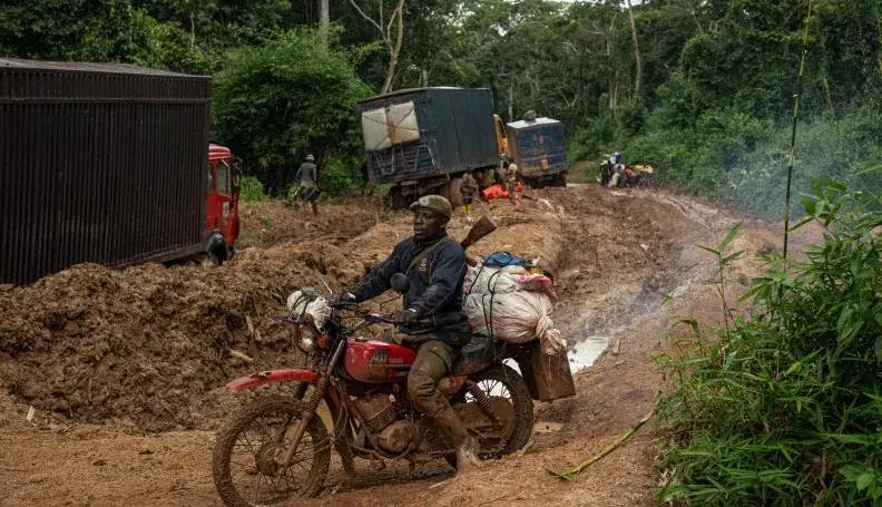 A section of road between the Bili-Uélé landscape and Buta, the provincial capital of Bas-Uélé.