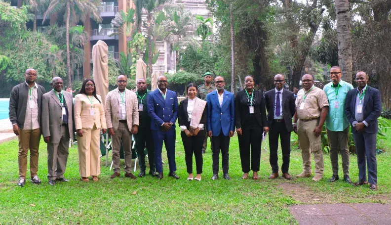 A gathering of teams from INBAC, ICCN and AWF.