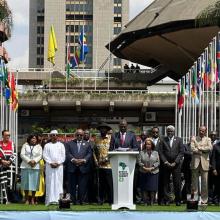 Heads of state in the courtyard of the summit.