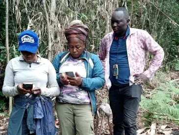 After a training, eco-guards from the Lomako-Yokokala Faunal Reserve verify and analyze deforestation alerts detected through the Global Forest Watch platform.