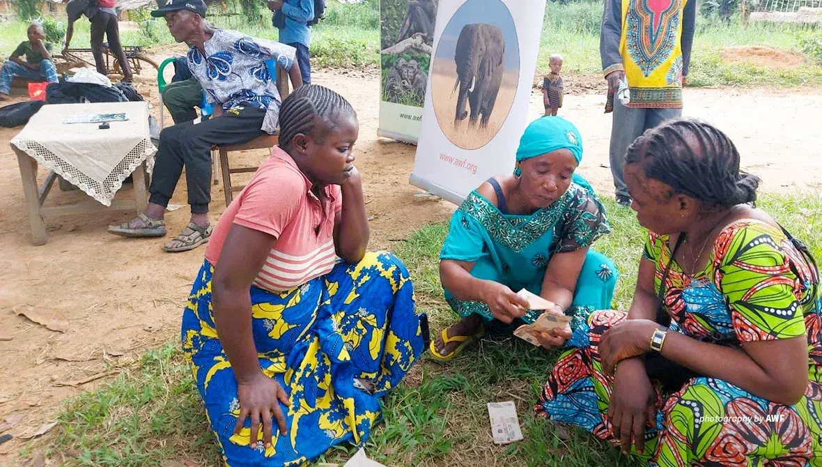 Women in Lomako, DRC