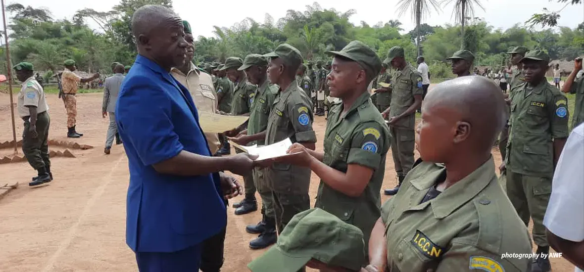 Eco-guards receive certificates.